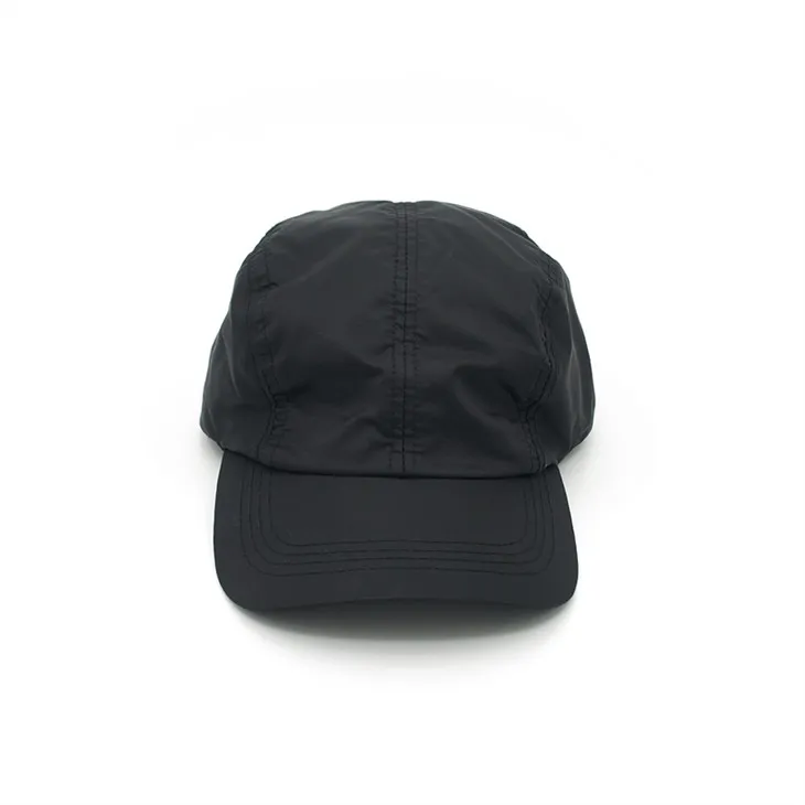 Črne poliestrske kape