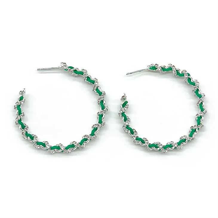 Uhan s teksturo zelenega dragega kamna